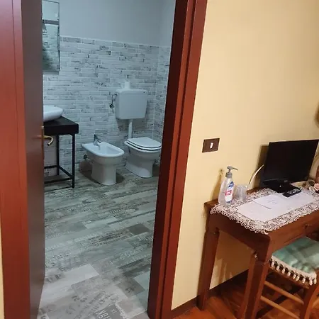 Ferrari Oriella Bed & Breakfast Solignano Nuovo