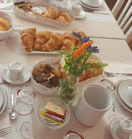 Ferrari Oriella Bed & Breakfast Solignano Nuovo