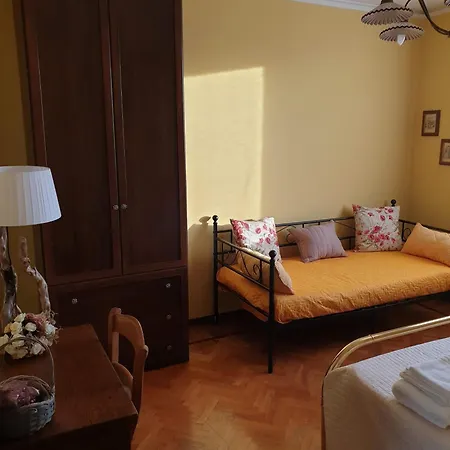 Ferrari Oriella Bed & Breakfast Solignano Nuovo