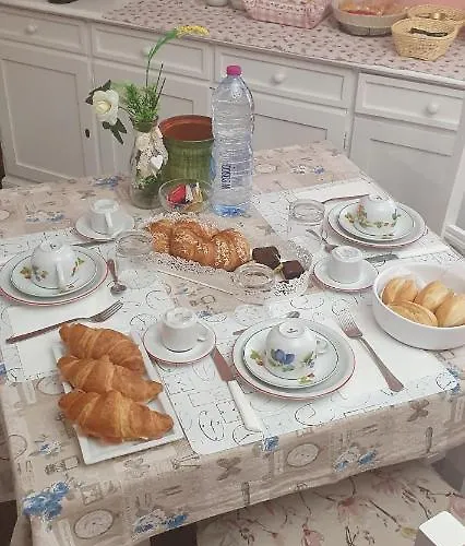 Ferrari Oriella Bed & Breakfast Solignano Nuovo