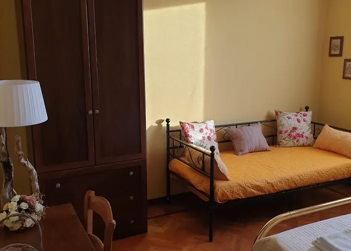 Ferrari Oriella Bed & Breakfast Solignano Nuovo